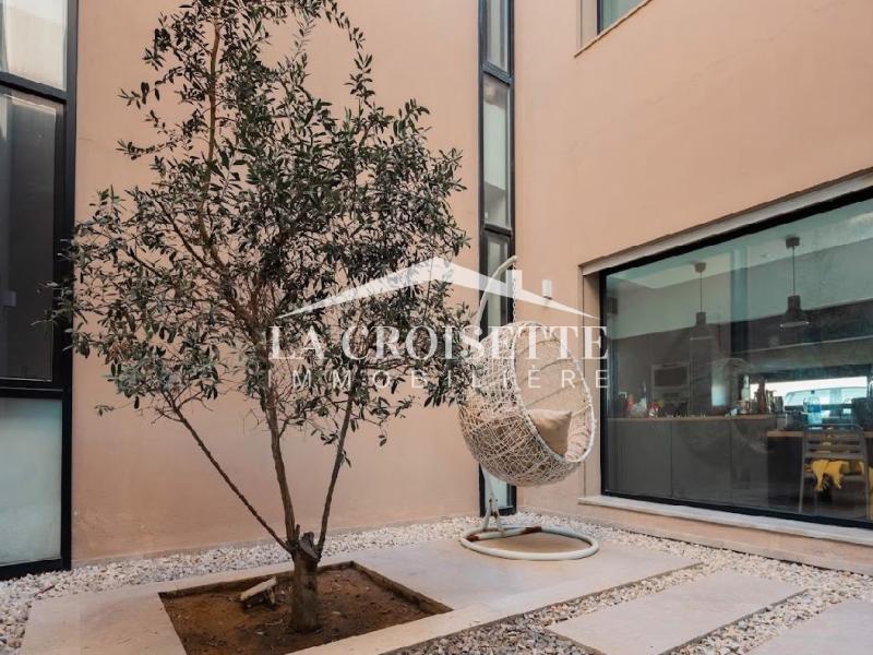 Villa meublée S+4 avec piscine à La Soukra